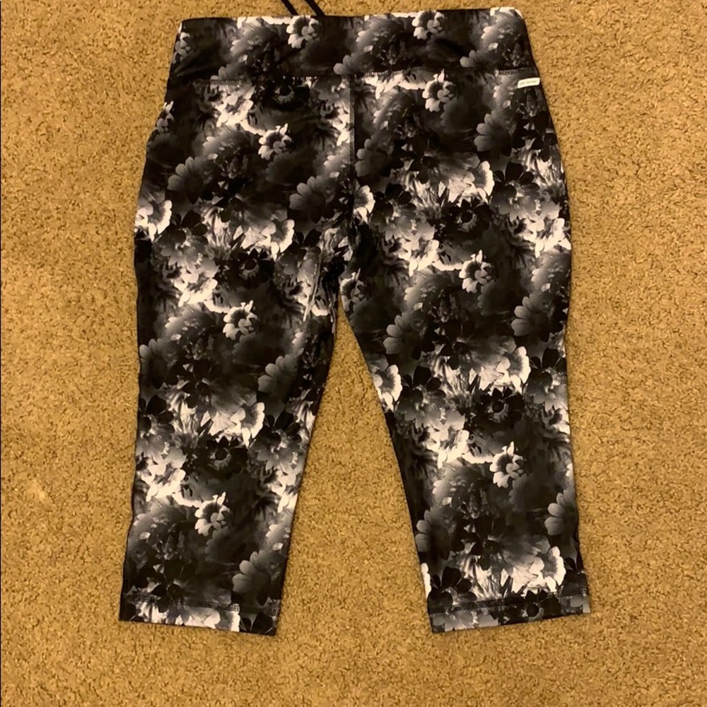 Fitted leggings with drawstrings